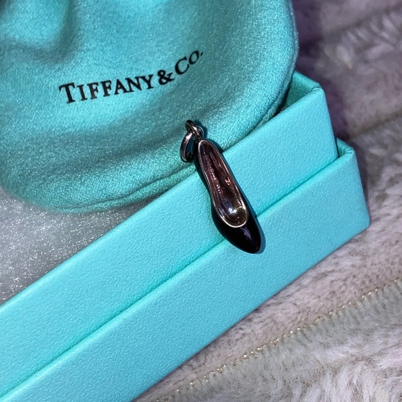 Authentic Tiffany & Co high heel pump Tiffany’s blue sole retired charm like new - Picture 9 of 10